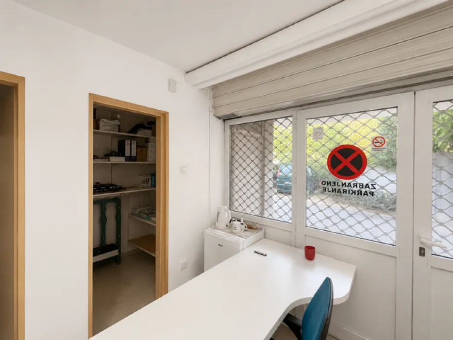 Rent, office space, 200m², Kluz, Zvezdara Sve Podlokacije