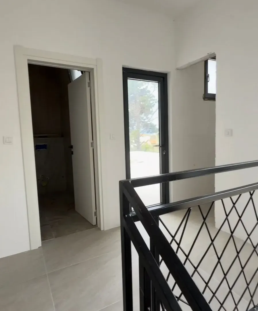 Sale, house, 225m², Bar, Crna Gora