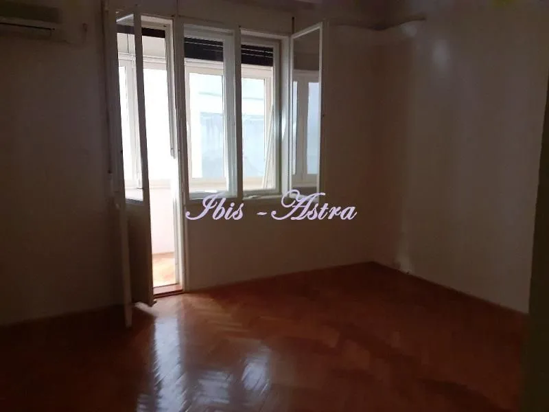 Rent, four bedroom apartment, 140m², Stari Grad, Beograd