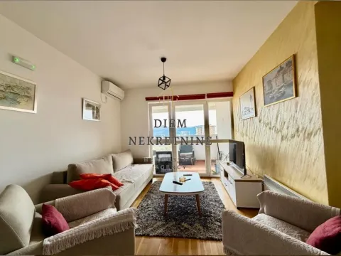 Rent, two bedroom apartment, 70m², Centar, Bar - image 2