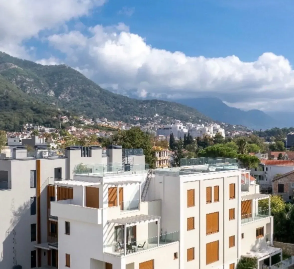 Izdavanje, dvosoban stan, 73m², Donja Lastva, Tivat
