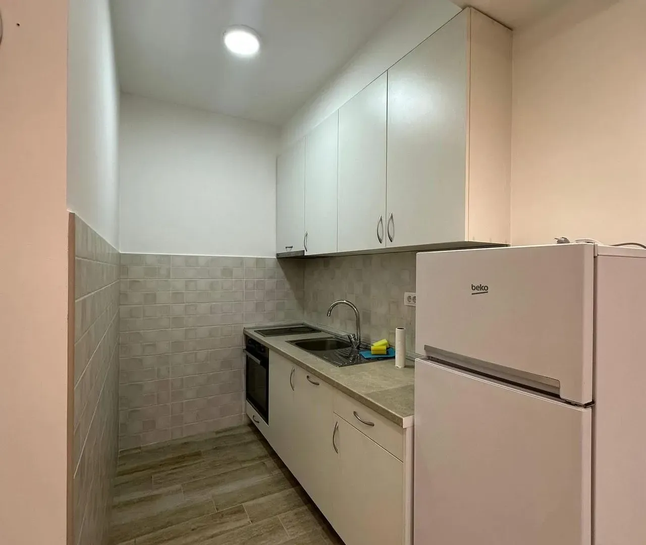 Izdavanje, jednosoban stan, 42m², Centar, Tivat