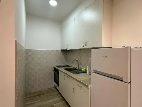 Rent, one bedroom apartment, 42m², Centar, Tivat - image 4