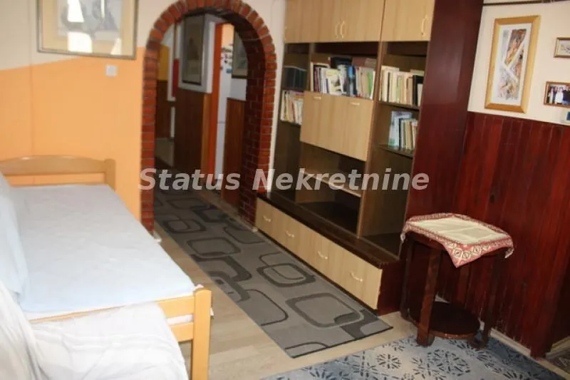 Prodaja, trosoban stan, 81m², Petrovaradin, Novi Sad