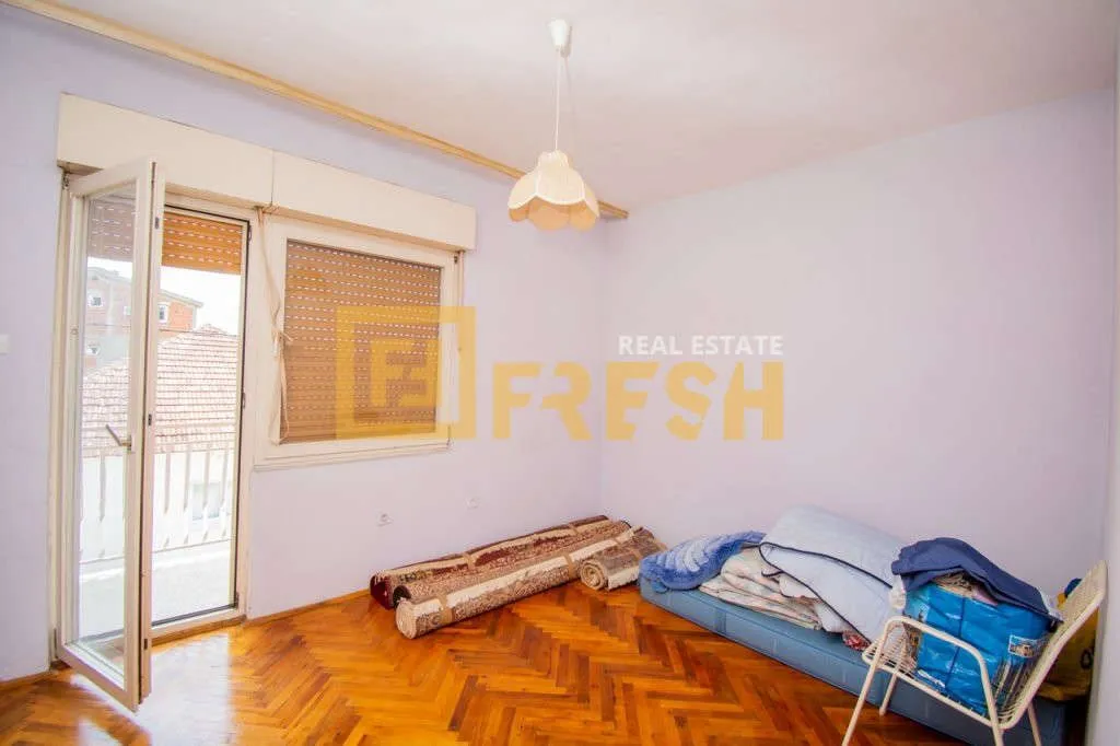 Sale, house, 214m², Tološi, Podgorica