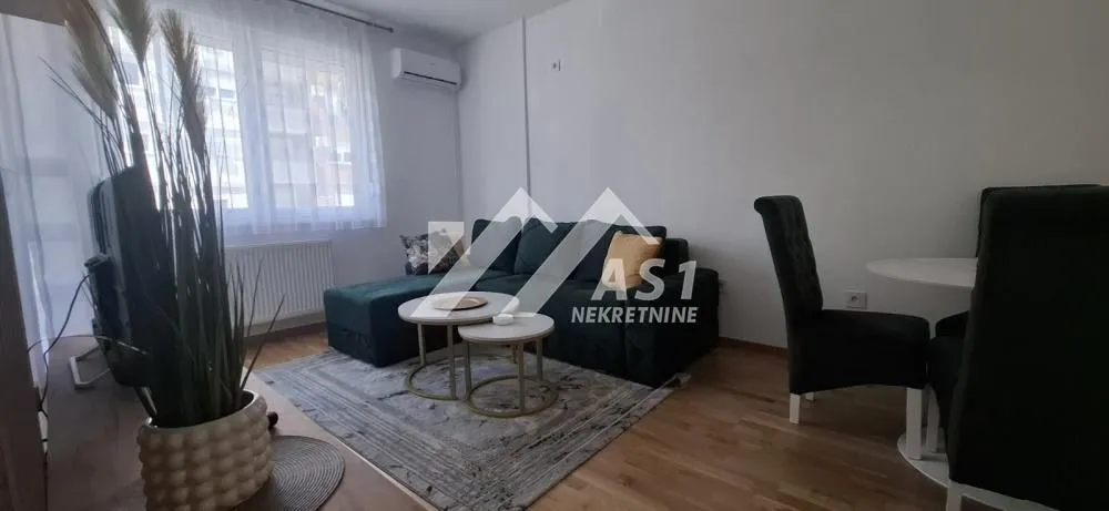 Izdavanje, jednosoban stan, 38m², Avijatičarsko naselje, Novi Sad Sve Podlokacije