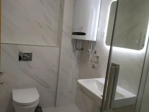Izdavanje, jednosoban stan, 45m², City Kvart, Podgorica - image 7