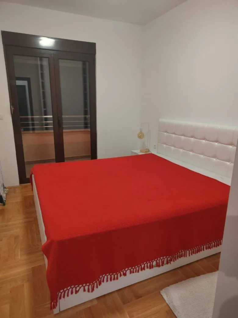 Rent, one bedroom apartment, 45m², Bečići, Budva