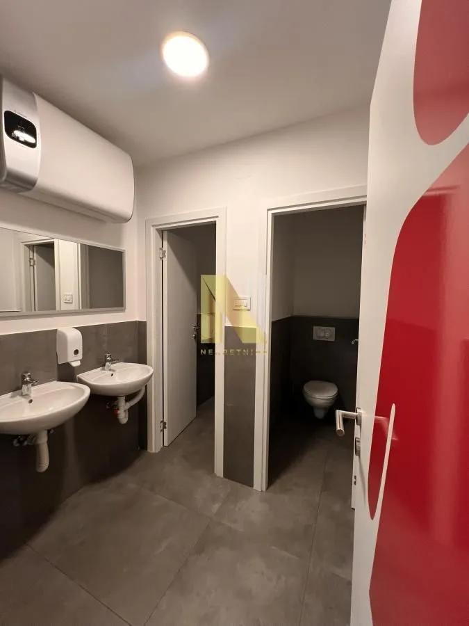 Rent, office space, 527m², Podbara, Novi Sad Sve Podlokacije