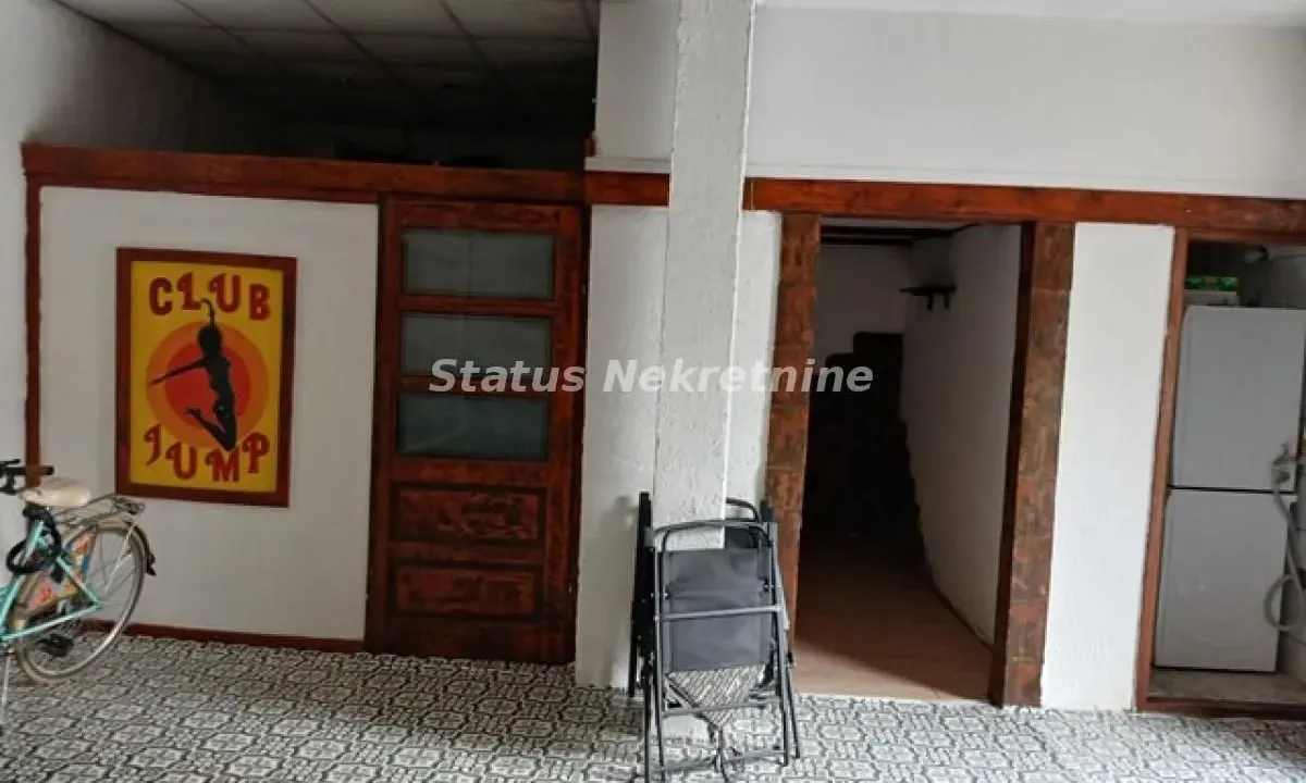 Izdavanje, poslovni prostor, 90m², Telep, Novi Sad Sve Podlokacije