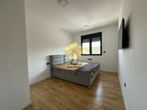 Izdavanje, trosoban stan, 130m², Blok 9, Podgorica - image 7