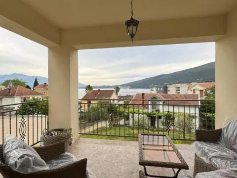 Prodaja, dvosoban stan, 85m², Đenovići, Herceg Novi - image 1