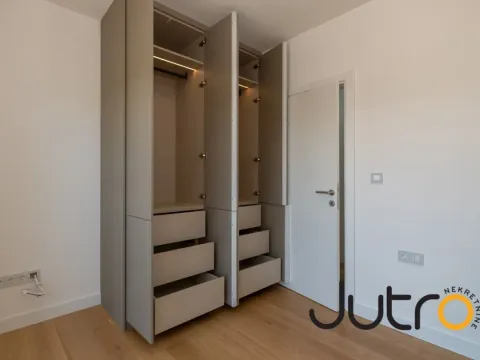 Sale, three bedroom apartment, 90m², Tološka šuma, Podgorica - image 9