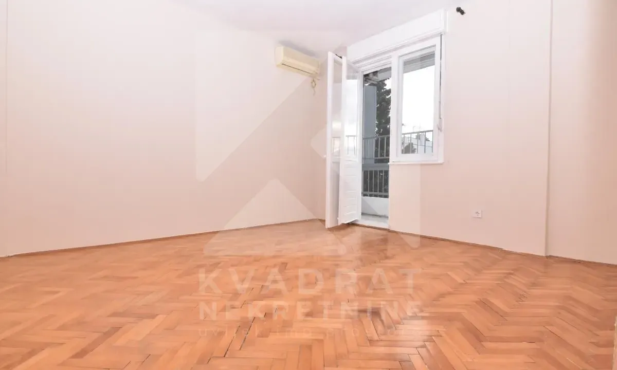 Izdavanje, poslovni prostor, 60m², Preko Morače, Podgorica