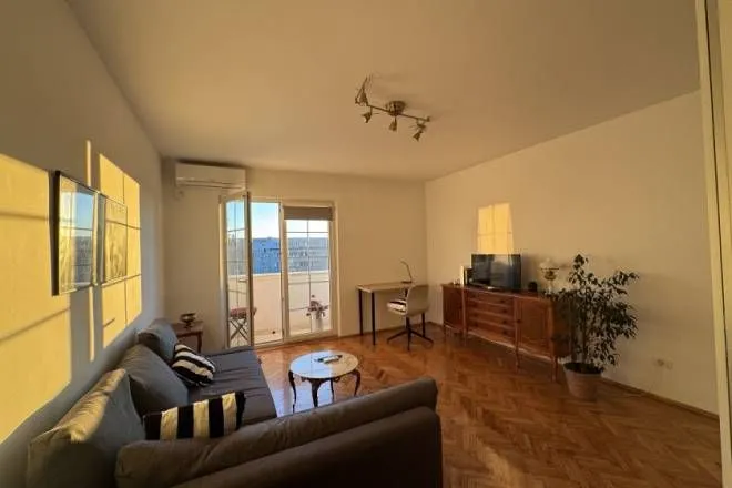 Izdavanje, dvosoban stan, 54m², Palata Pravde, Beograd