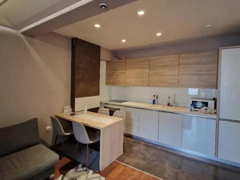 Izdavanje, dvosoban stan, 54m², Babin Do, Budva - image 2