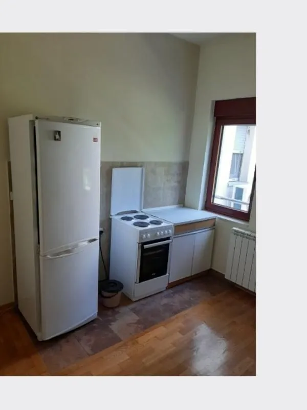 Izdavanje, četvorosoban stan, 125m², Savski Venac, Beograd