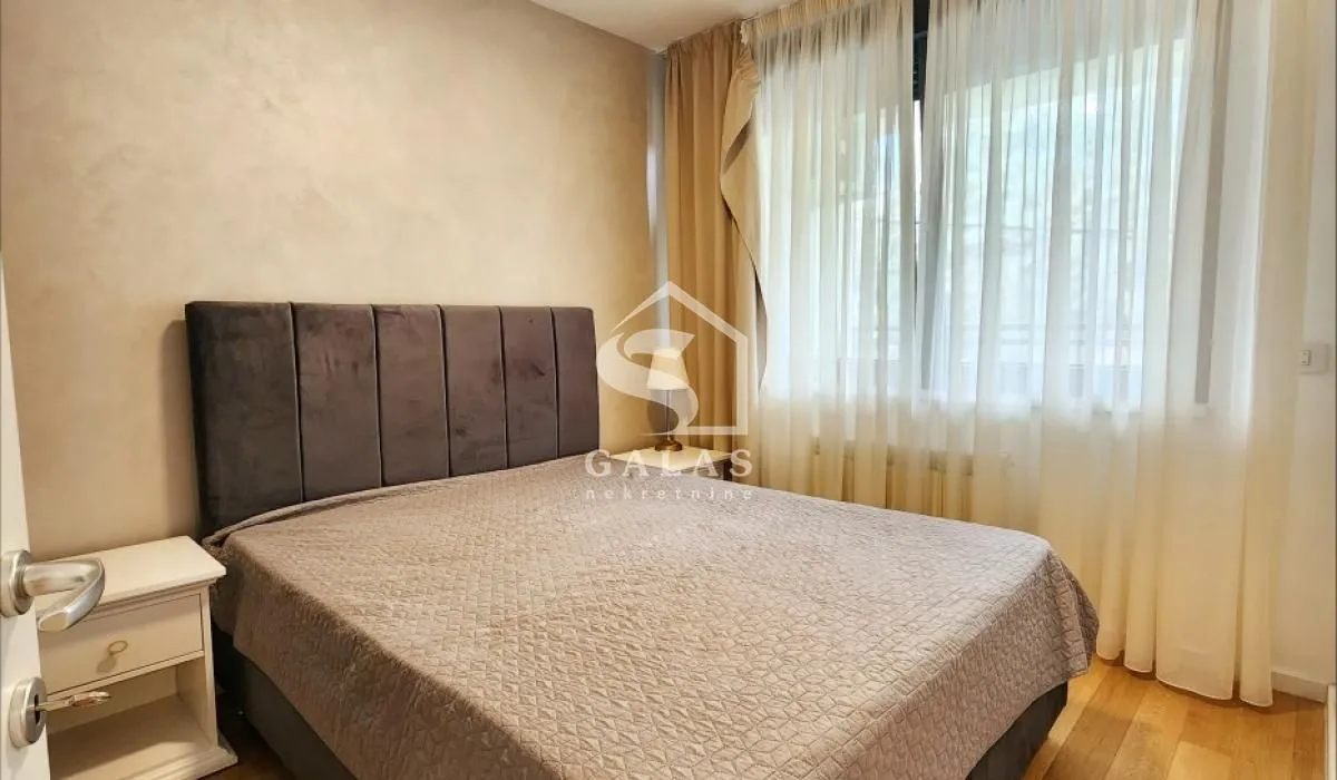 Prodaja, dvosoban stan, 44m², Zemun Cara Dušana, Zemun Sve Podlokacije