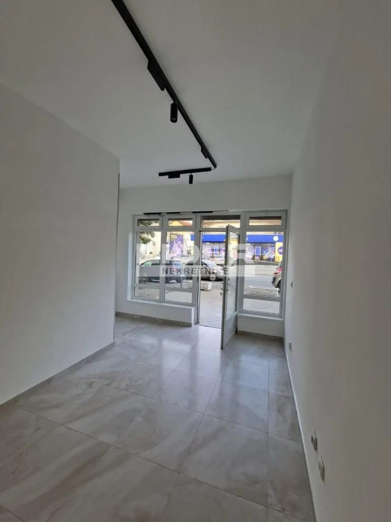 Izdavanje, poslovni prostor, 20m², Žarkovo, Beograd