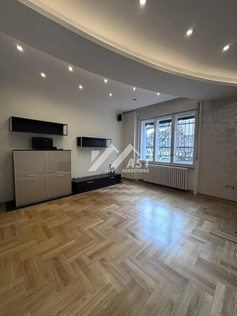 Prodaja, trosoban stan, 79m², Novi Sad Sve Podlokacije, Novi Sad