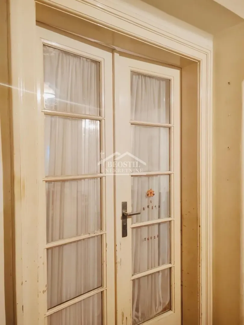 Sale, two bedroom apartment, 62m², Kalenić Pijaca, Vračar Sve Podlokacije