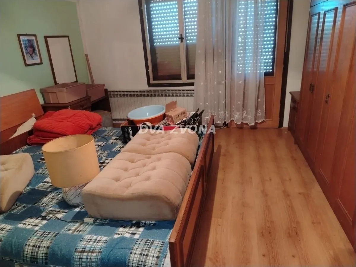 Prodaja, kuća, 172m², Beška, Inđija