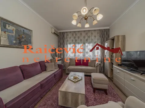 Prodaja, trosoban stan, 78m², Lipov Lad, Zvezdara Sve Podlokacije - image 2