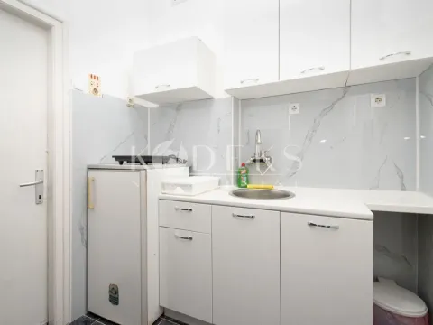 Izdavanje, poslovni prostor, 25m², Centar, Podgorica - image 4