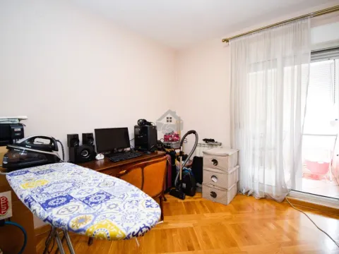 Izdavanje, trosoban stan, 104m², Preko Morače, Podgorica - image 8