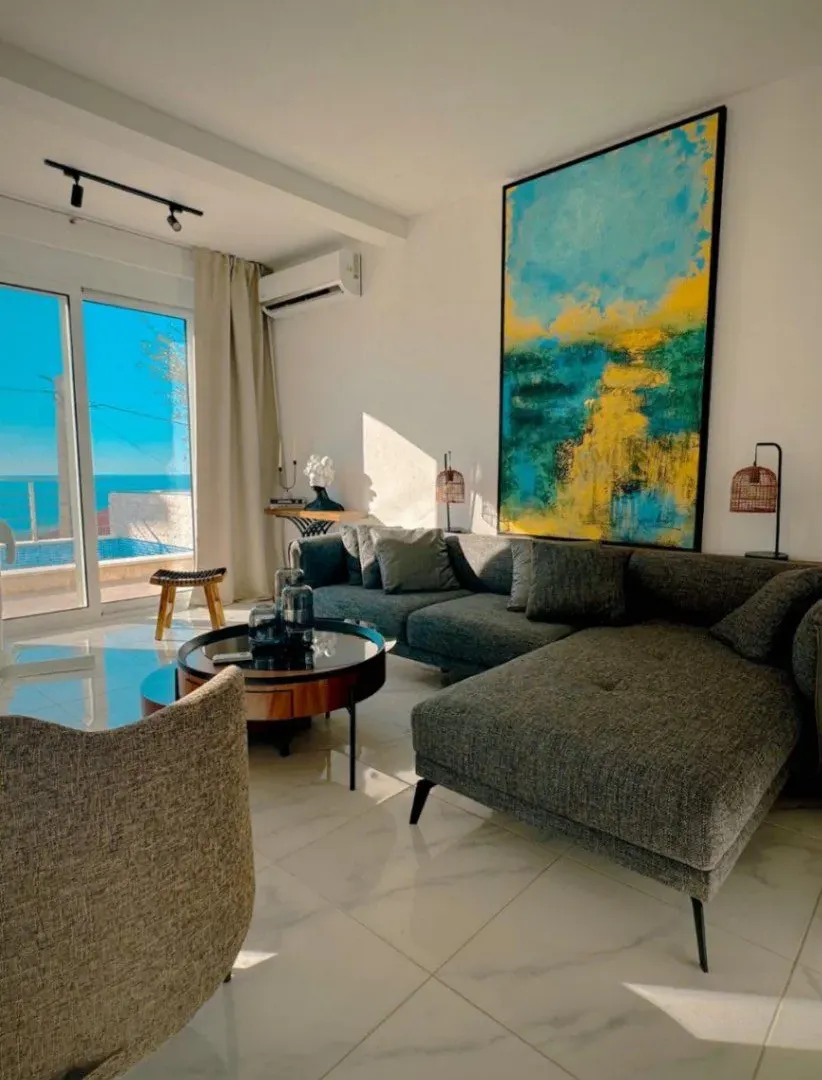 Izdavanje, kuća, 200m², Dobre Vode, Bar