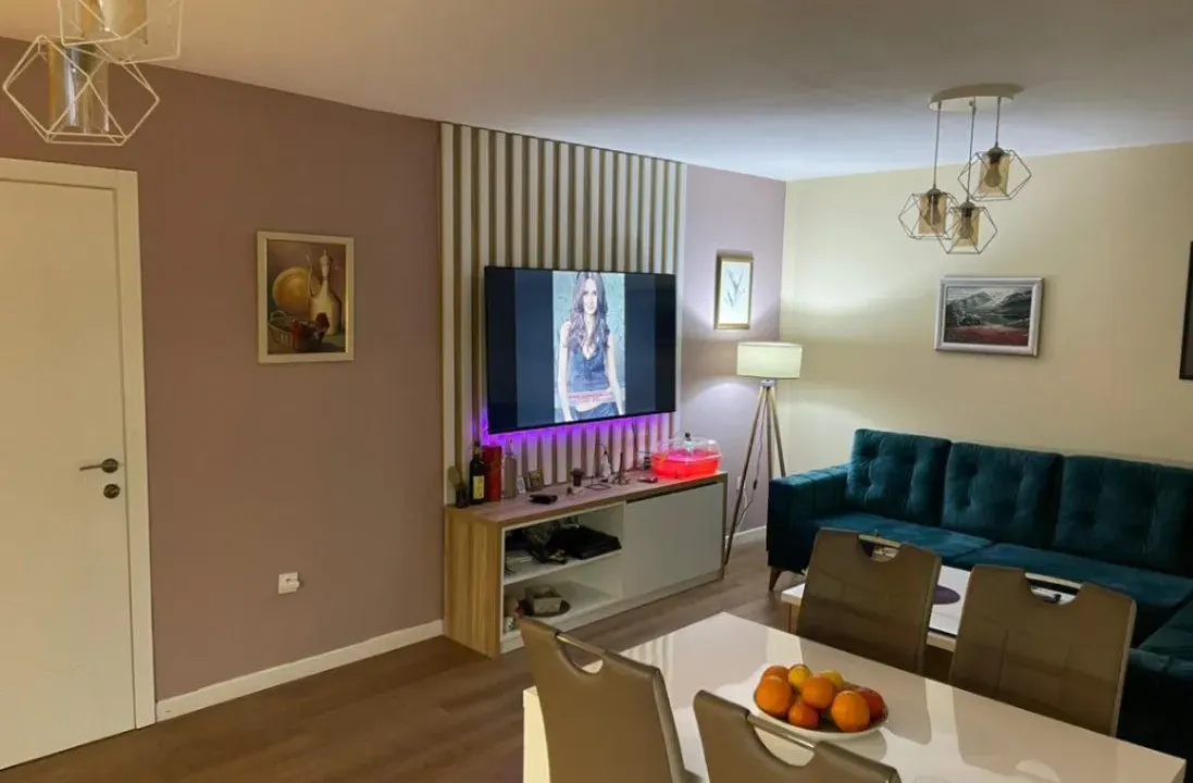 Izdavanje, jednosoban stan, 60m², Stari Aerodrom, Podgorica