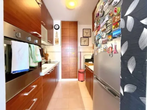 Prodaja, trosoban stan, 81m², Stari Aerodrom, Podgorica - image 2