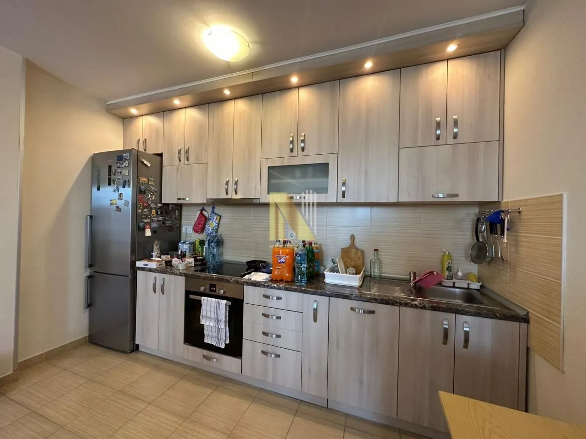 Izdavanje, dvosoban stan, 54m², Salajka, Novi Sad Sve Podlokacije