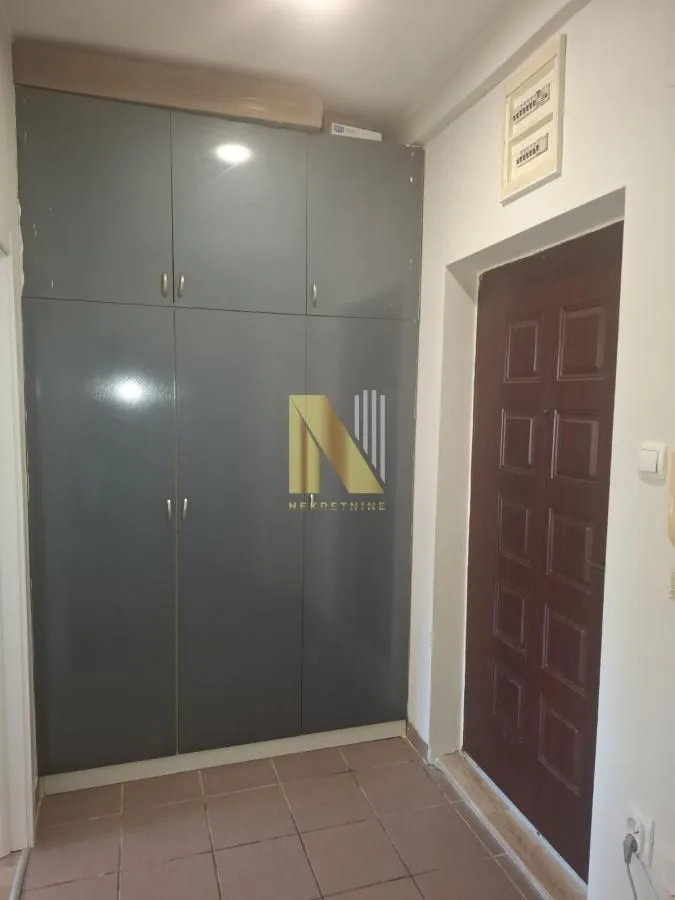 Izdavanje, dvosoban stan, 36m², Grbavica, Novi Sad Sve Podlokacije