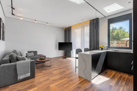 Prodaja, jednosoban stan, 54m², Lastva Grbaljska, Kotor - image 2