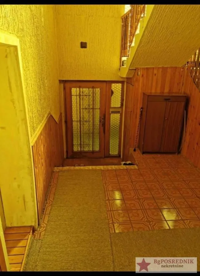 Prodaja, kuća, 200m², Centar, Inđija