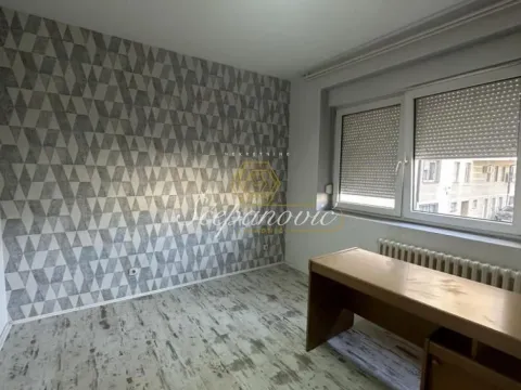 Izdavanje, poslovni prostor, 44m², Liman 1, Novi Sad Sve Podlokacije - image 3