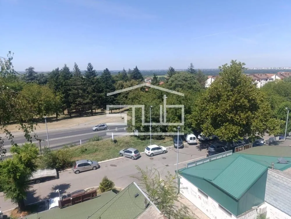 Prodaja, četvorosoban stan, 90m², Cerak, Beograd