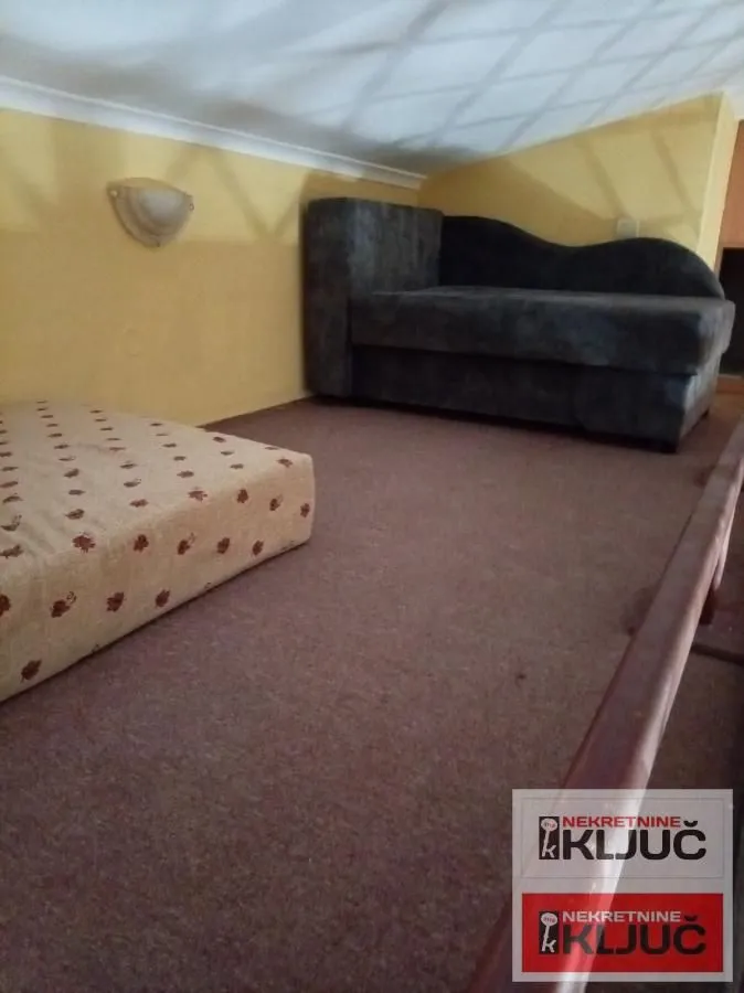 Izdavanje, garsonjera, 32m², Centar, Novi Sad