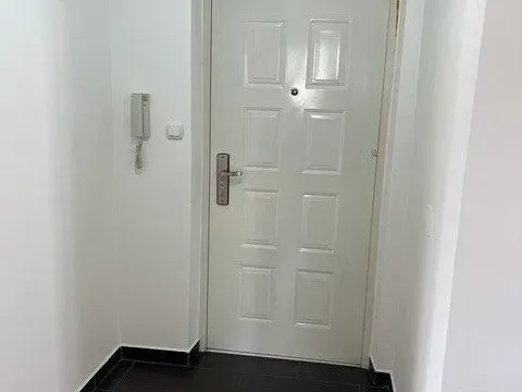 Rent, one bedroom apartment, 65m², Zagorič, Podgorica - image 10