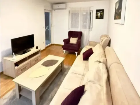 Izdavanje, jednosoban stan, 45m², City Kej, Podgorica - image 4