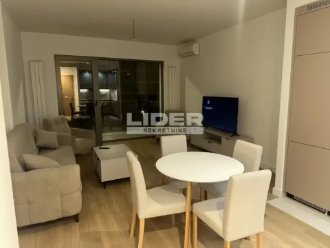 Izdavanje, trosoban stan, 86m², Savski Venac, Beograd - image 14