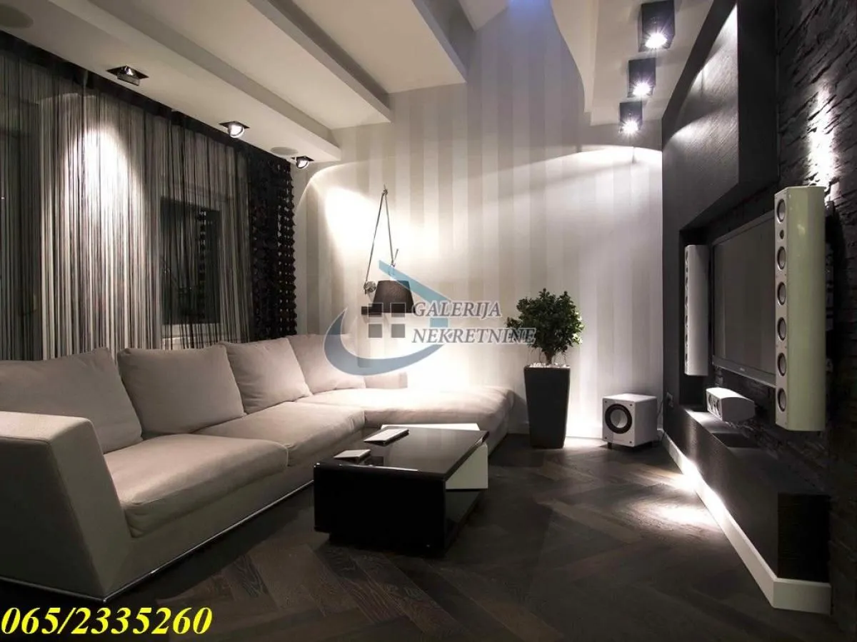 Prodaja, četvorosoban stan, 125m², Đeram Pijaca, Beograd