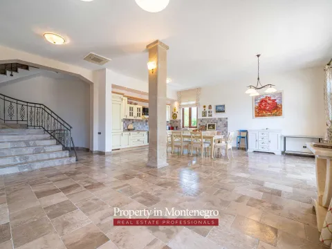 Prodaja, kuća, 971m², Petrovac, Budva - image 11