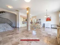 Prodaja, kuća, 971m², Petrovac, Budva - image 11