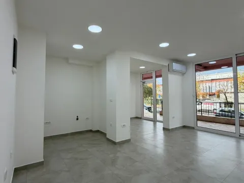 Rent, office space, 57m², Krivi Most, Podgorica - image 6