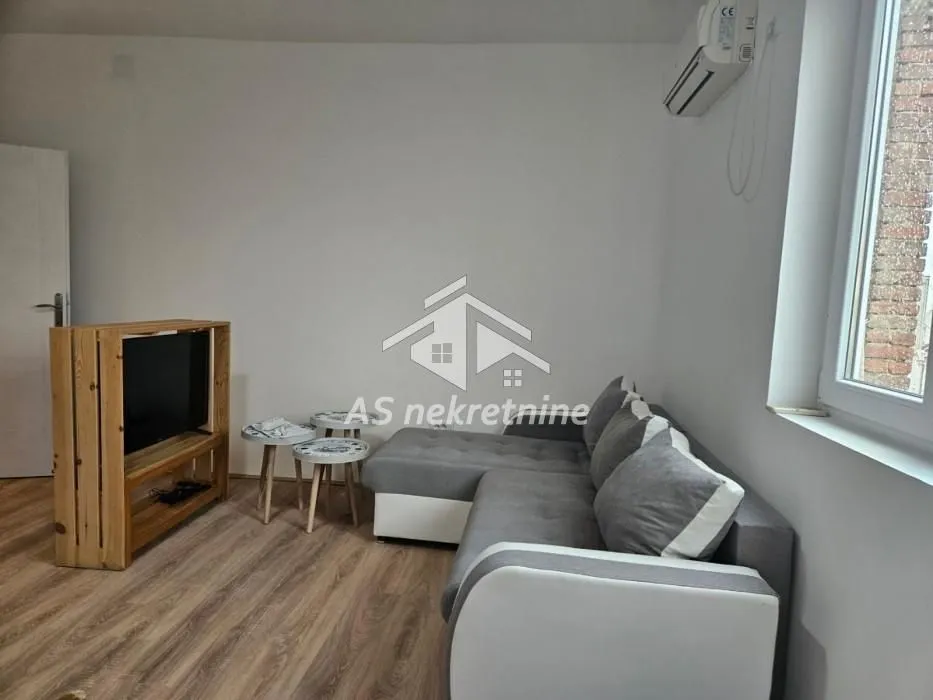 Izdavanje, dvosoban stan, 47m², Đeram Pijaca, Beograd