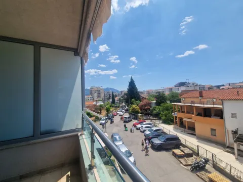 Rent, two bedroom apartment, 81m², Budva, Crna Gora - image 21