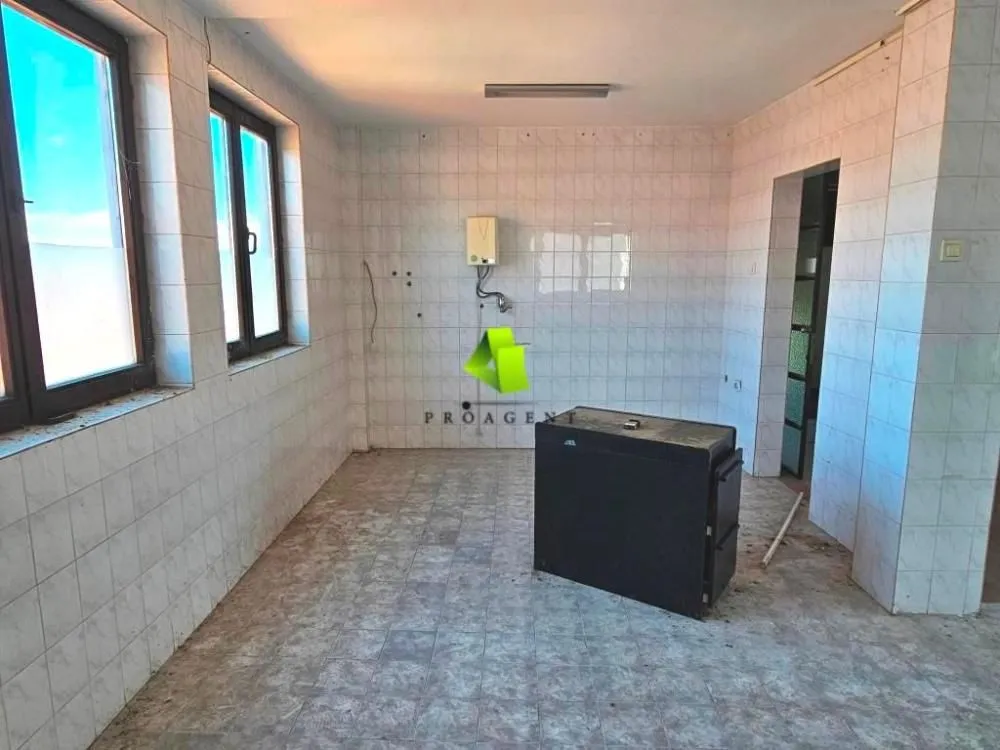 Izdavanje, poslovni prostor, 200m², Apelovac, Niš