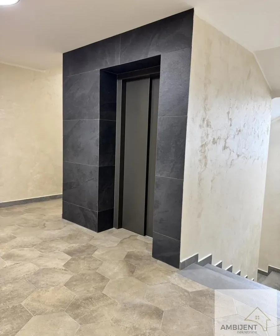 Prodaja, trosoban stan, 77m², Novi Banovci, Stara Pazova
